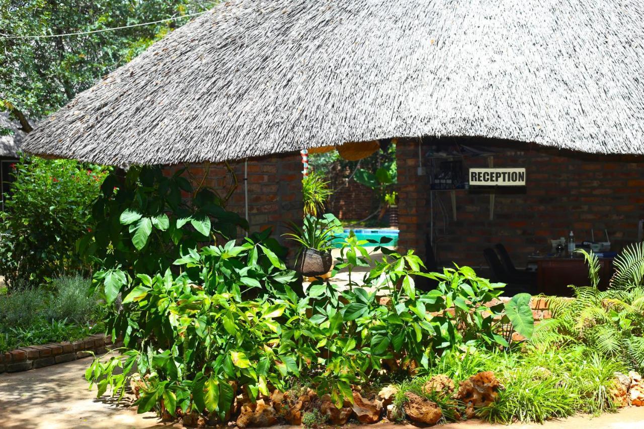 Mawuya Lodge Air Terjun Victoria Bagian luar foto